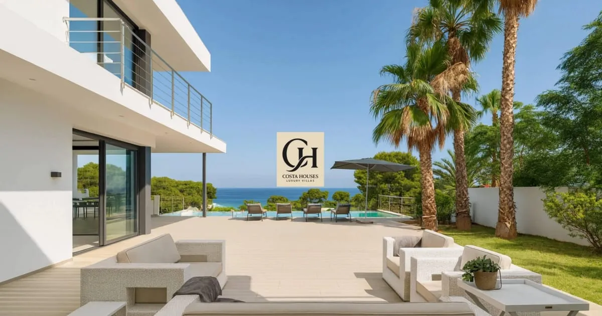 Contemporary Villa with Sea Views in Moraira